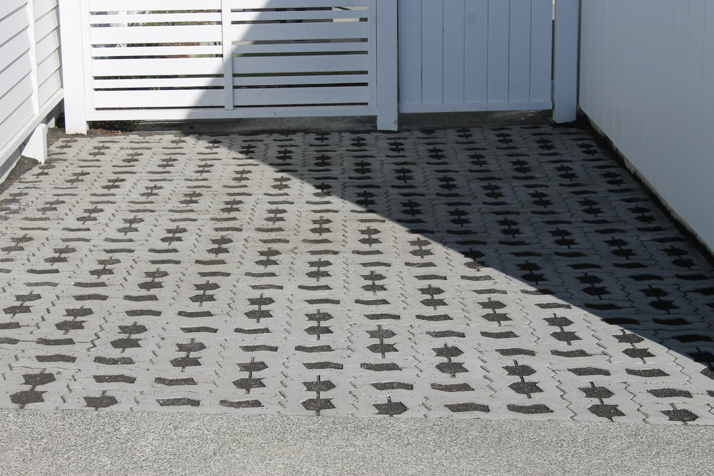 Bowers Grasslok Concrete Paver- 400mm x 200mm x 80mm - 12.5 Pavers/SQM - 150 Pavers/pallet